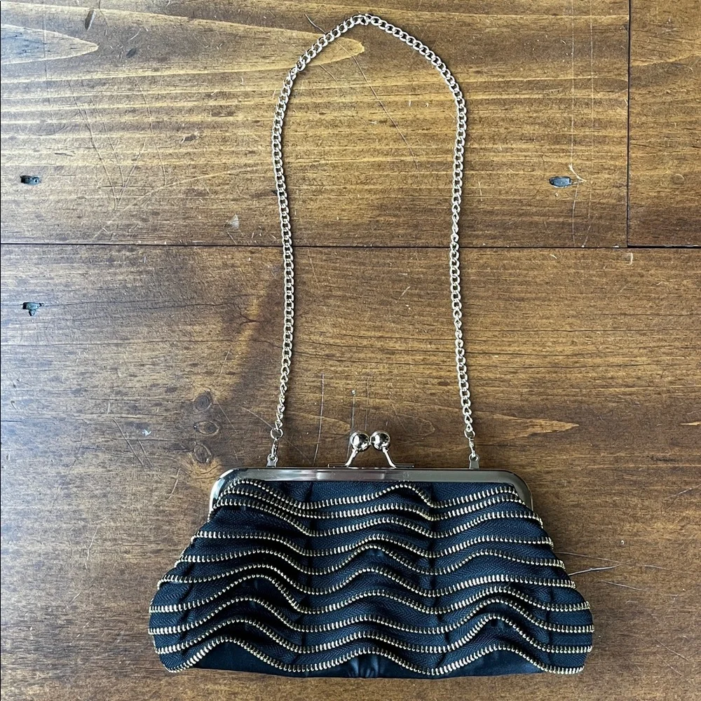 Susan Faris Clutch Purse Gold Tone Zippers with Gold Tone Shoulder Chain